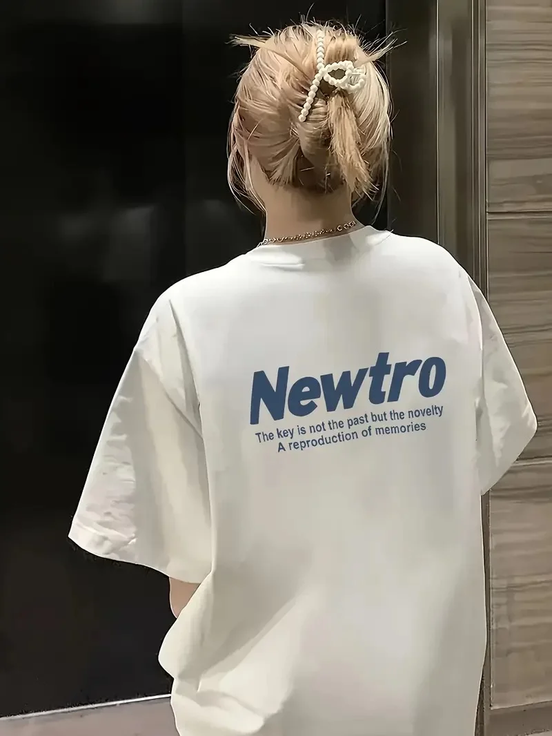 baskili-oversize-bisiklet-yaka-t-shirt-beyaz-71387034-sw800sh1066 Kadın Tişört Newtro Baskılı Oversize Bisiklet Yaka T-shirt - Görsel 1