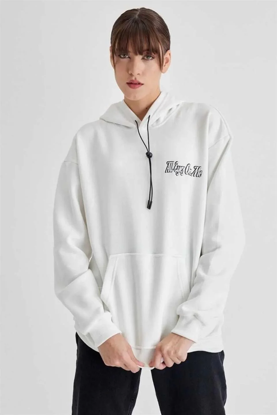 kadin-kapusonlu-sirt-baskili-uc-iplik-oversize-sweatshirt-beyaz-187075220-sw960sh1440.webp Kadın Kapüşonlu Sırt Baskılı Üç İplik Oversize Sweatshirt - Görsel 1