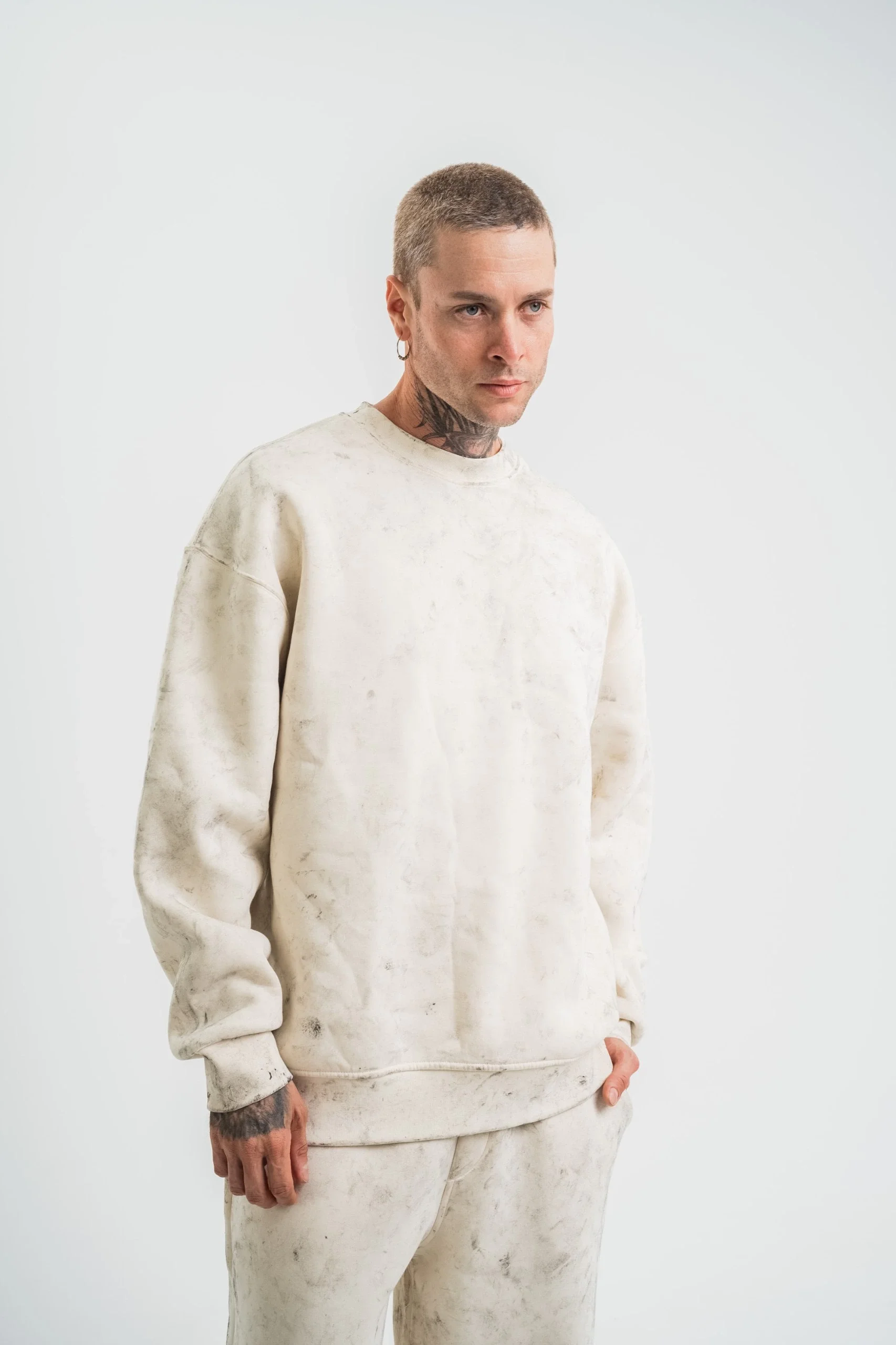 unisex-uzun-kol-bisiklet-yaka-yikamali-sweatshirt-krem-67723456-sw1706sh2560 Erkek 3 İplik Pamuklu Yağ Yıkamalı Bisiklet Yaka Sweatshirt Oversize - Görsel 1