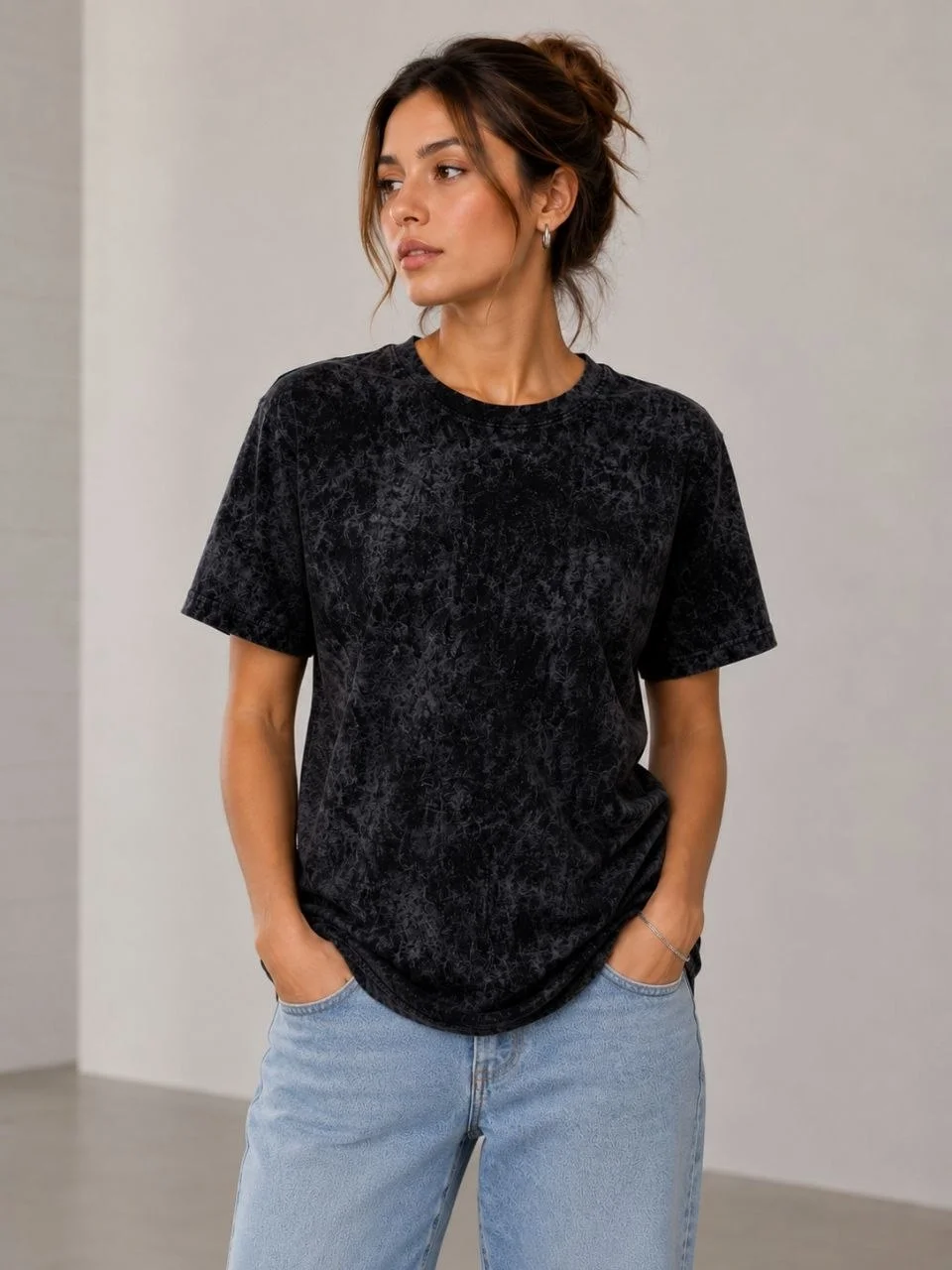 6a0ae51811ca3-79121056-sw960sh1280 Kadın Yıkamalı Washed Effect Tişört Bisiklet Yaka Sokak Stil Kısa Kol T-Shirt - Görsel 1